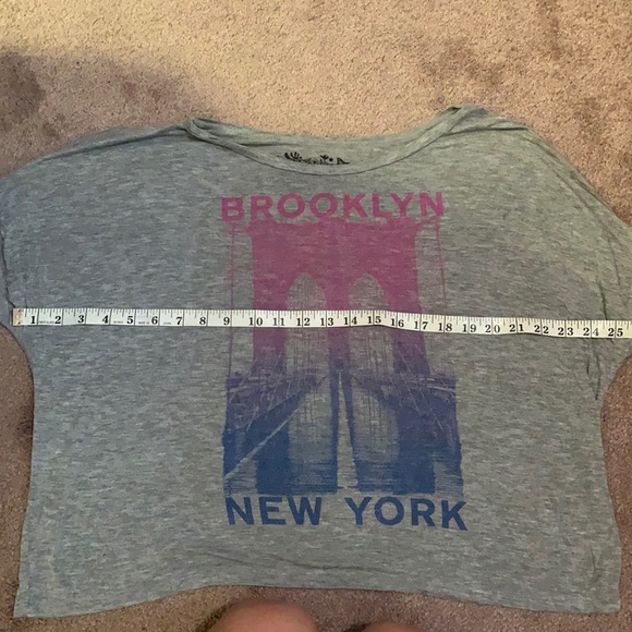 Oversized Flowy Brooklyn NY Top - Picture 4 of 6